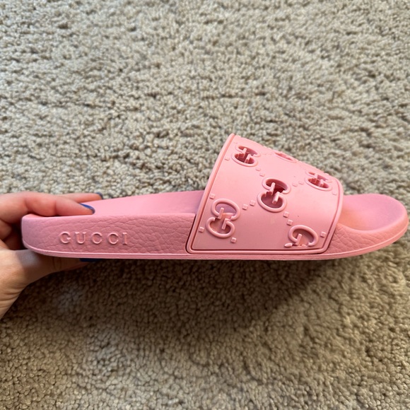 Rose Gucci Rubber Pursuit G Slides - Picture 4 of 12